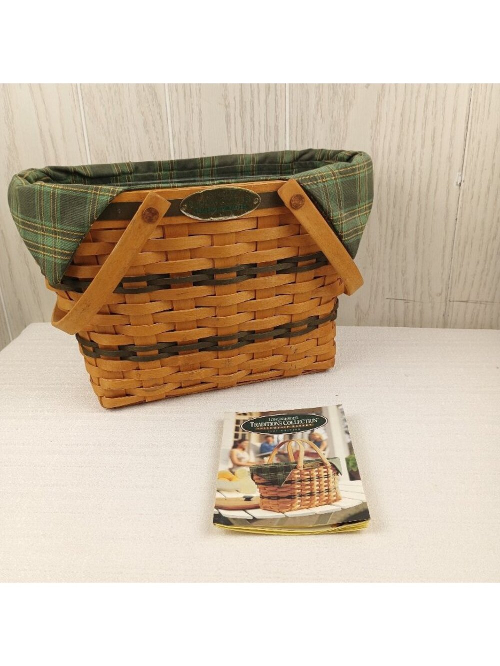 1997 Longaberger Fellowship Basket Traditions Collection w/ Liner no lid